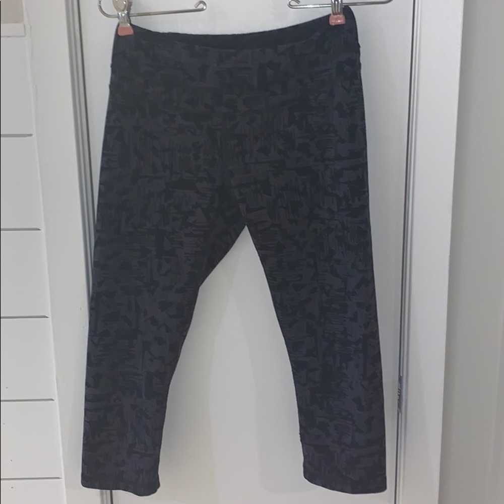 Lucy crops, size medium